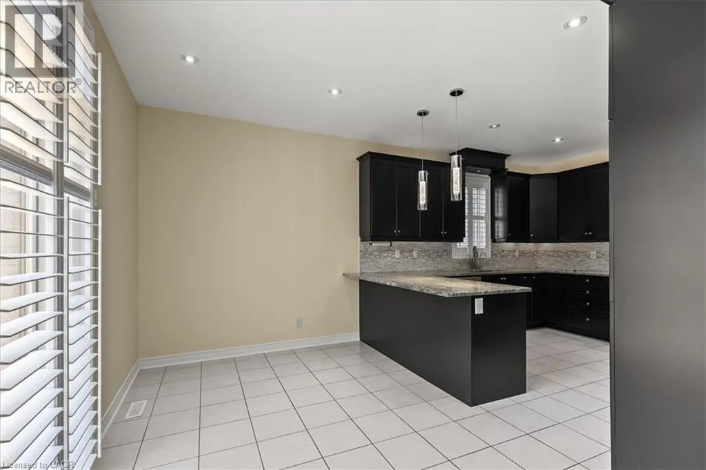 425 RIDEAU RIVER Street