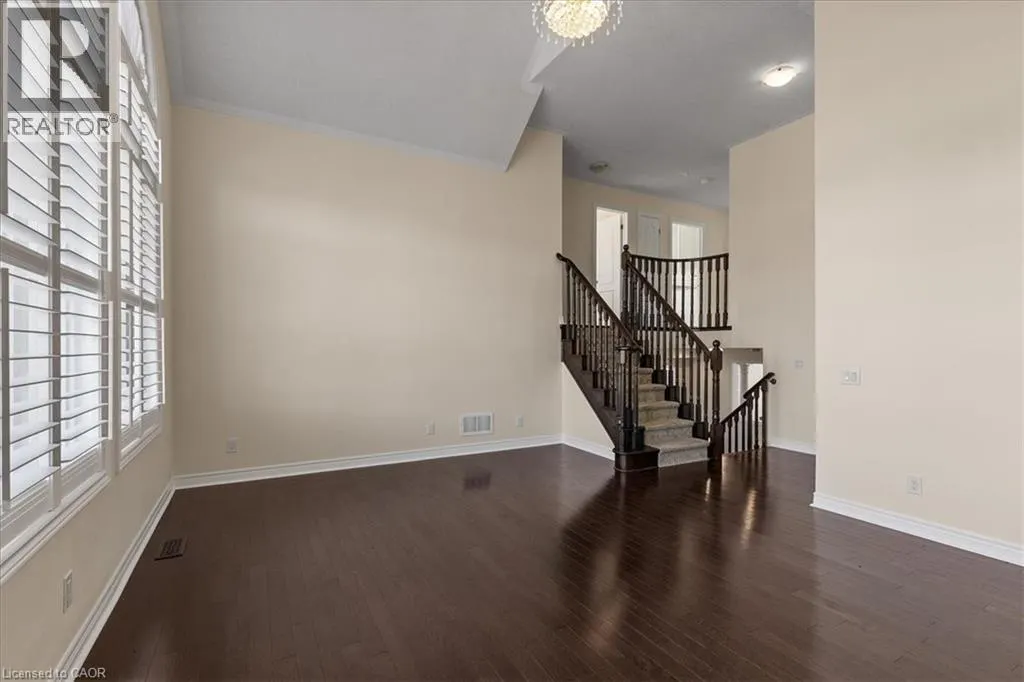 425 RIDEAU RIVER Street