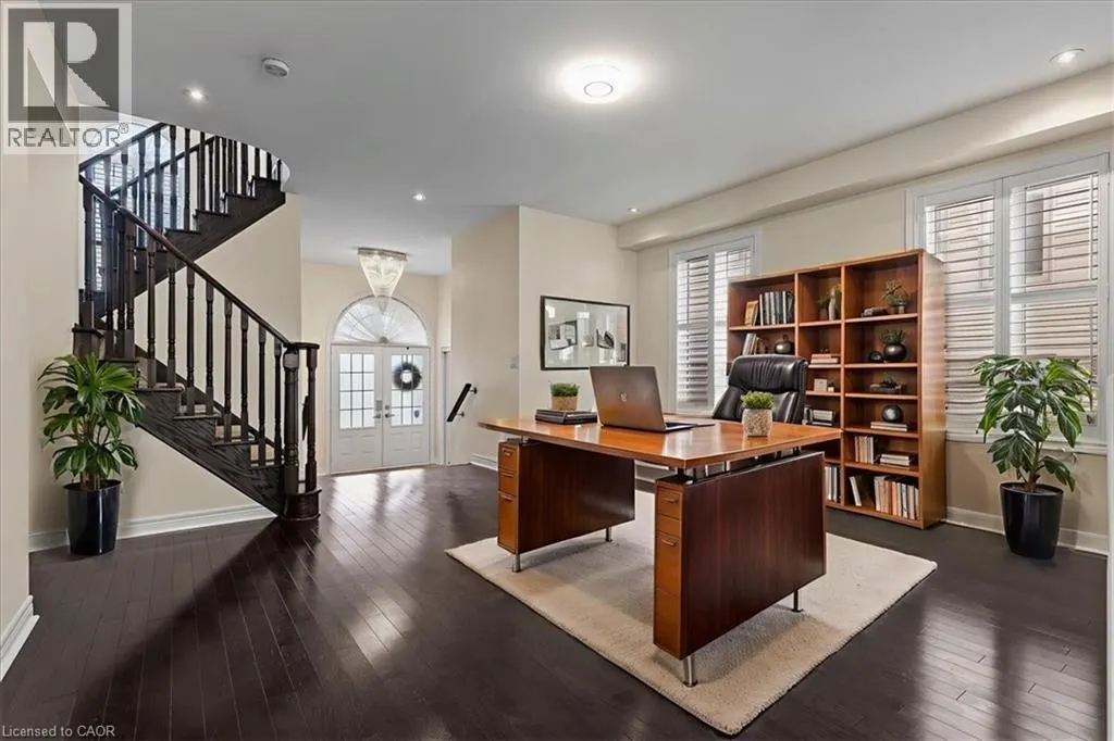 425 RIDEAU RIVER Street