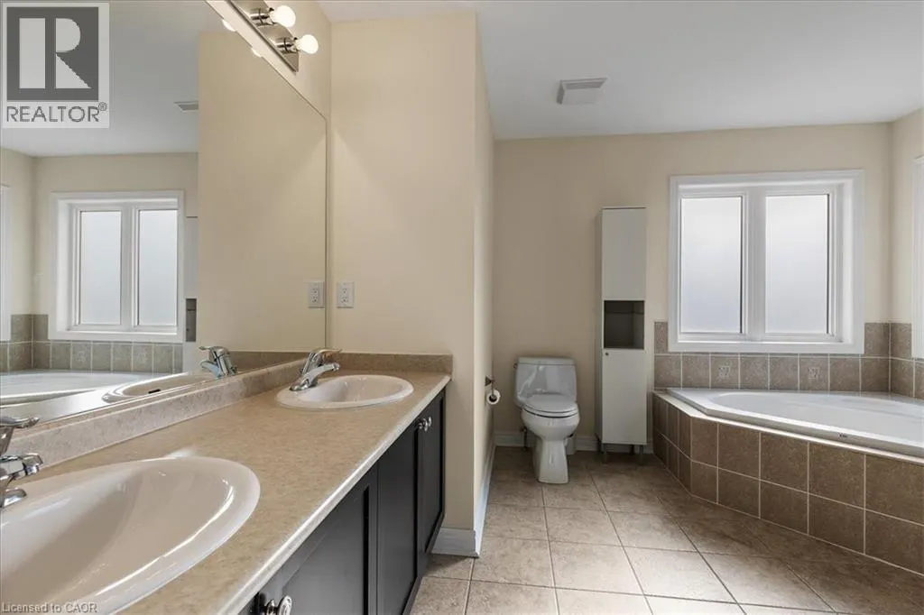 425 RIDEAU RIVER Street