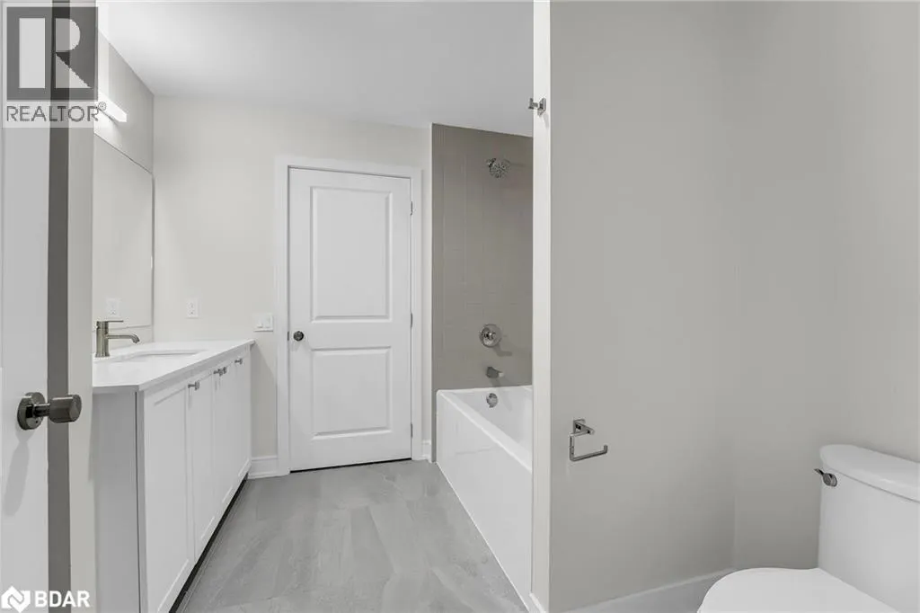 121 MARY Street Unit# 211, #211
