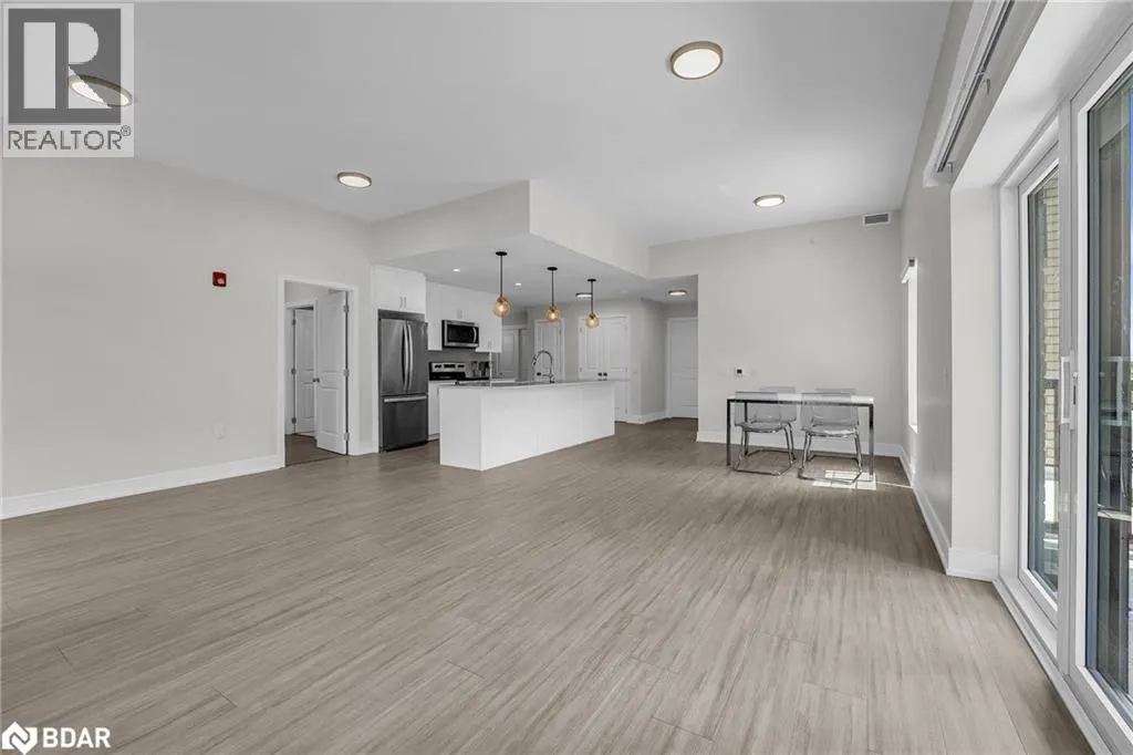 121 MARY Street Unit# 211, #211