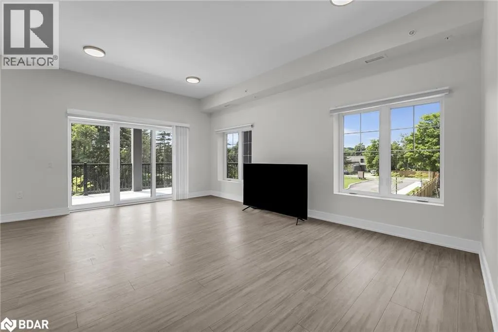 121 MARY Street Unit# 211, #211