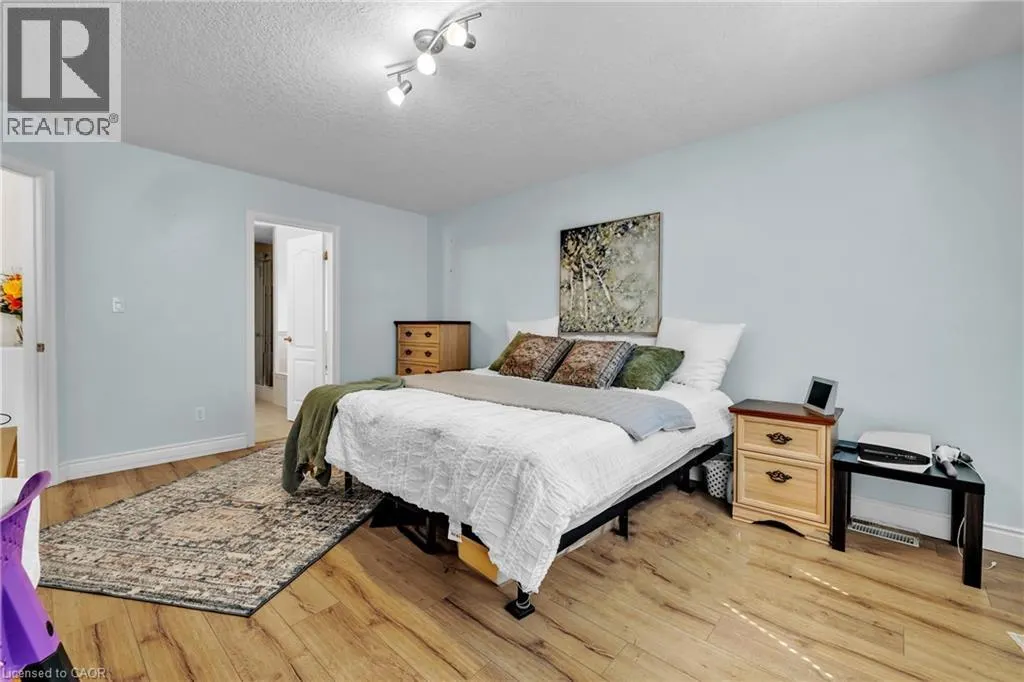 10 WESTVIEW Court