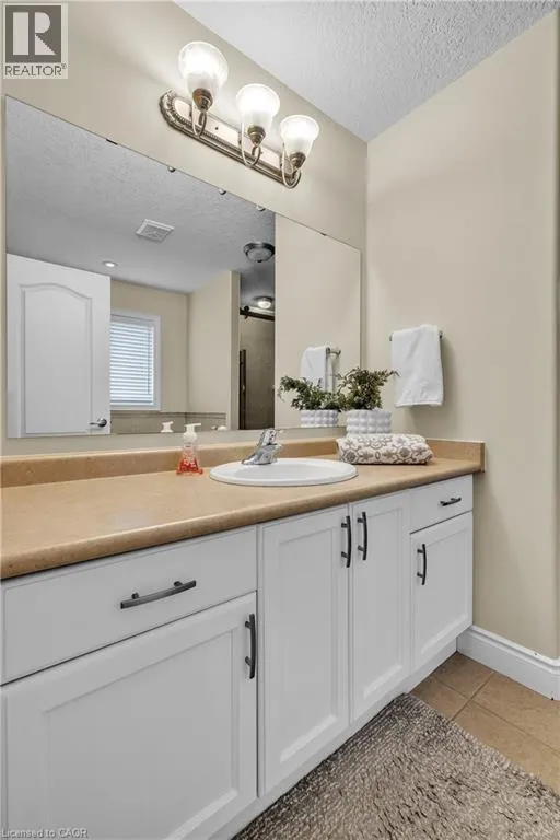 10 WESTVIEW Court