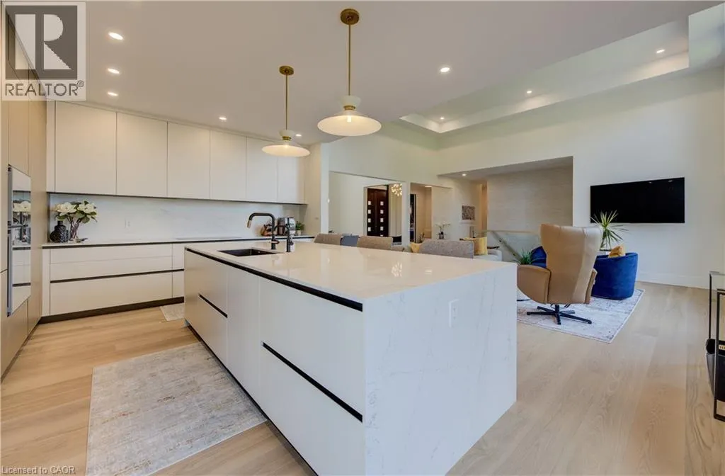 118 RIVER RUN Road
