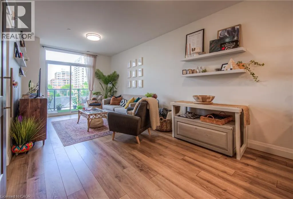 399 QUEEN Street S Unit# 418, #418