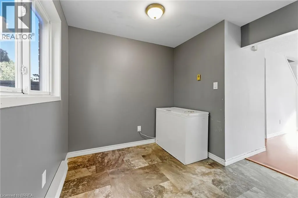 366 SPRINGBANK Avenue Unit# 2, #2