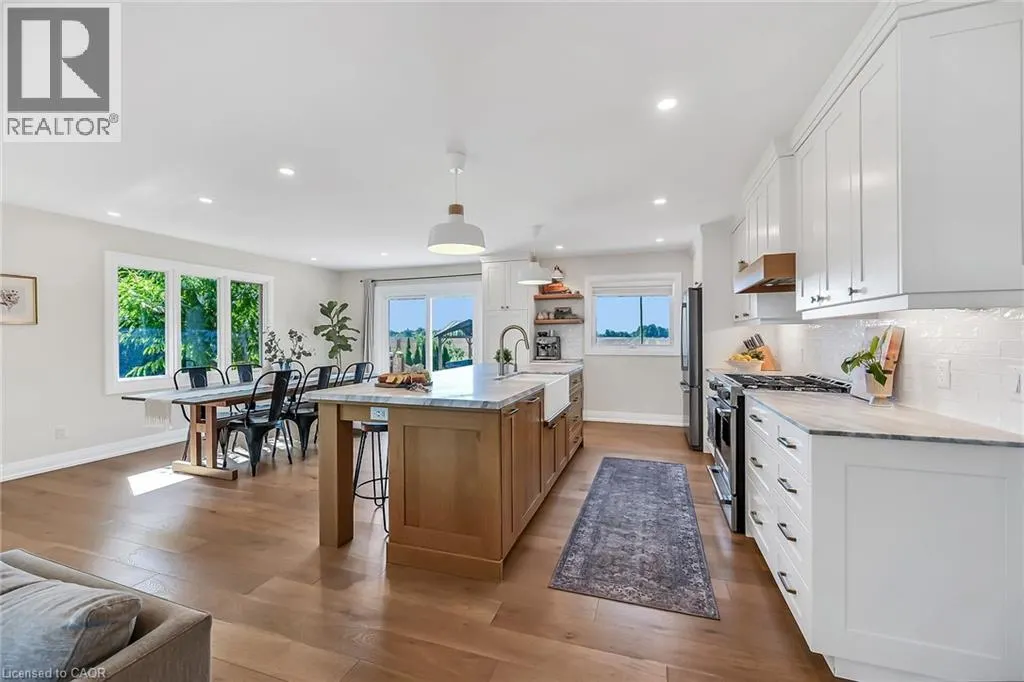 2121 GOLF CLUB Road
