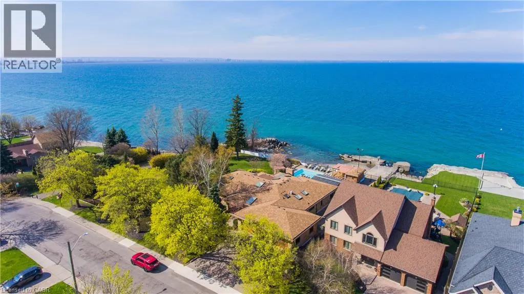 7 LAKEGATE Drive