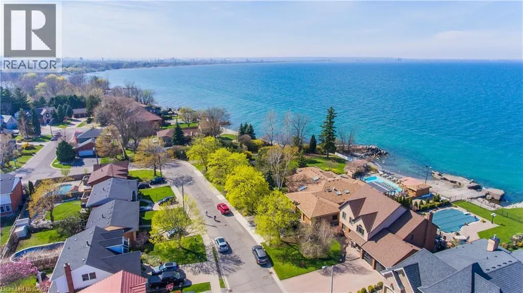 7 LAKEGATE Drive