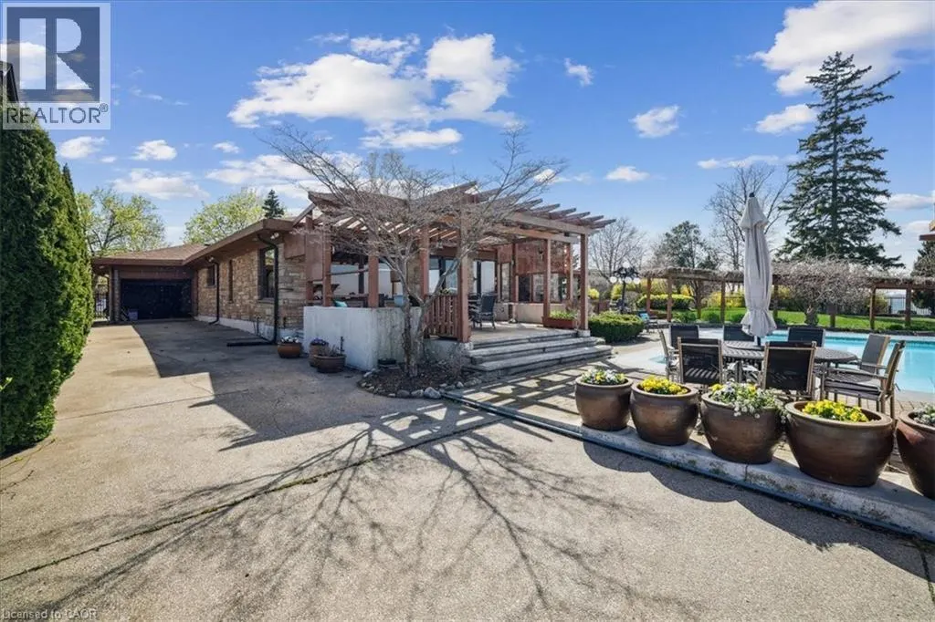 7 LAKEGATE Drive