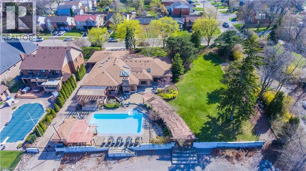7 LAKEGATE Drive