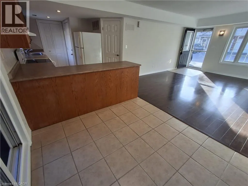 996 RYMAL Road E Unit# 15, #15