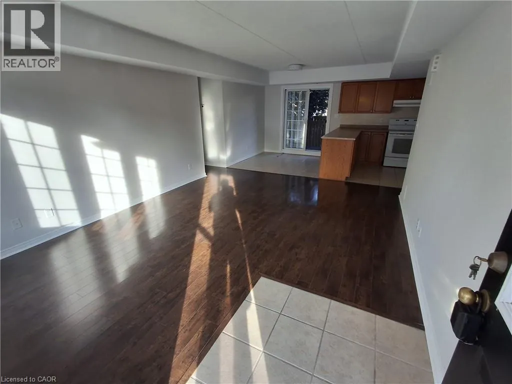 996 RYMAL Road E Unit# 15, #15