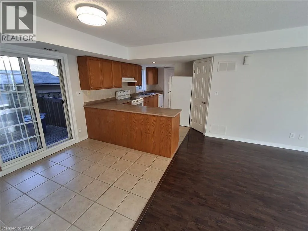 996 RYMAL Road E Unit# 15, #15