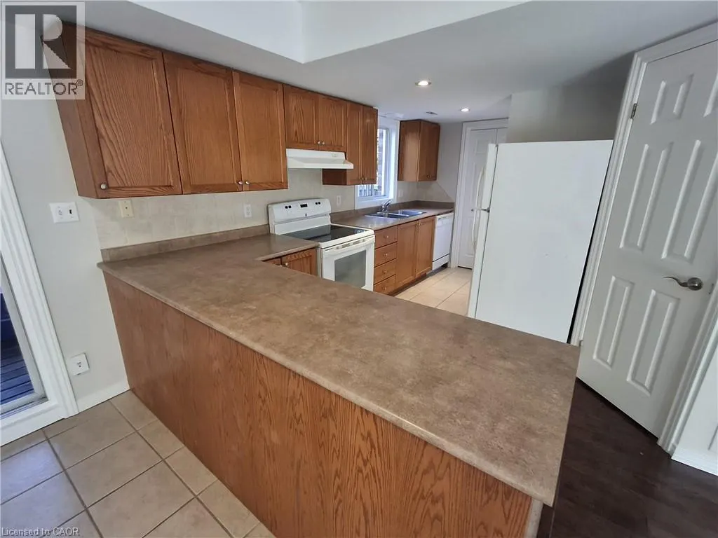996 RYMAL Road E Unit# 15, #15