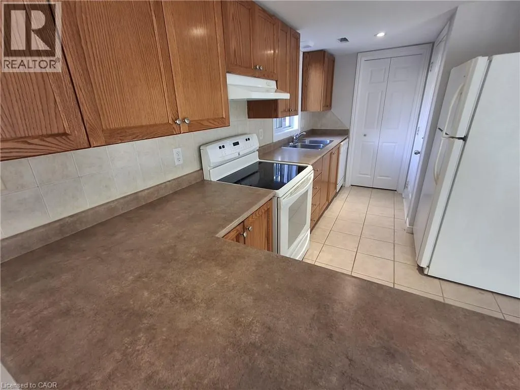 996 RYMAL Road E Unit# 15, #15