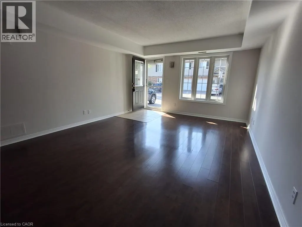 996 RYMAL Road E Unit# 15, #15