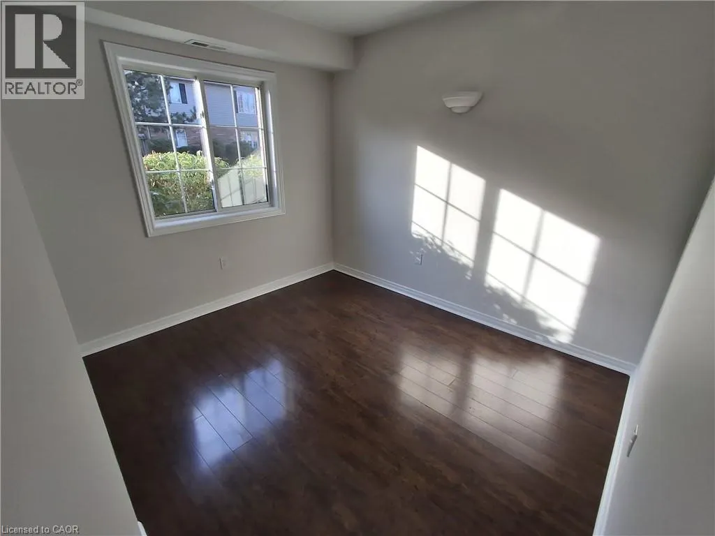 996 RYMAL Road E Unit# 15, #15