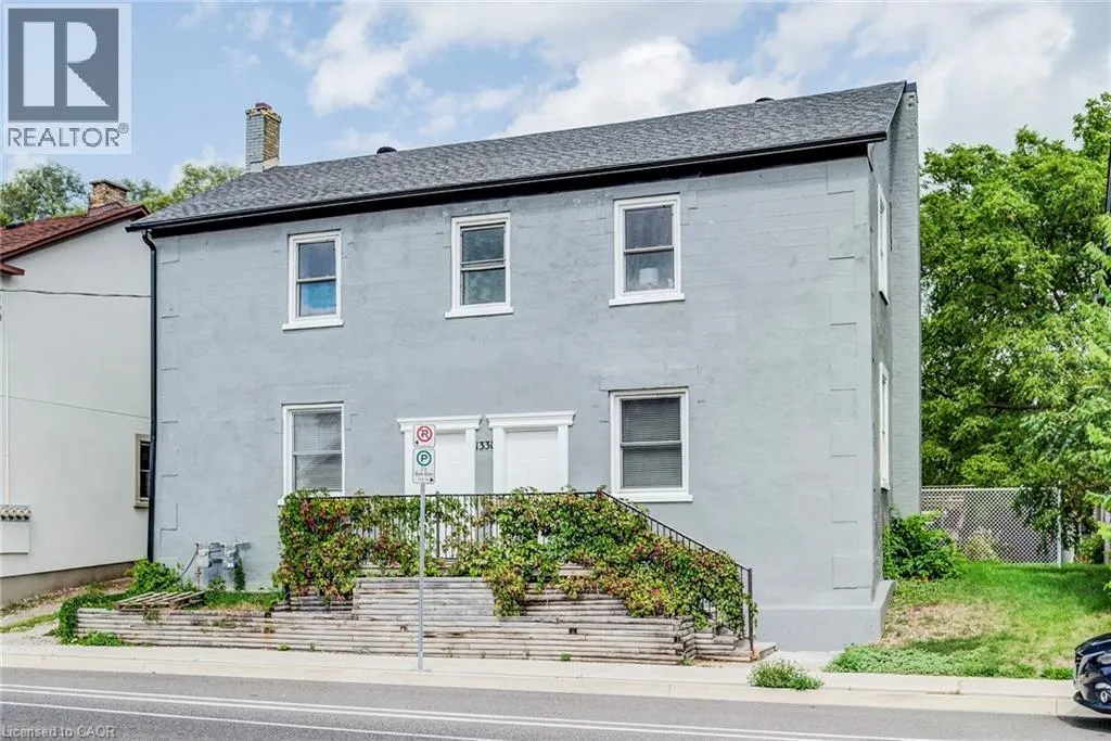 1331 KING Street E