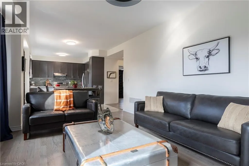 38 ORIOLE Crescent