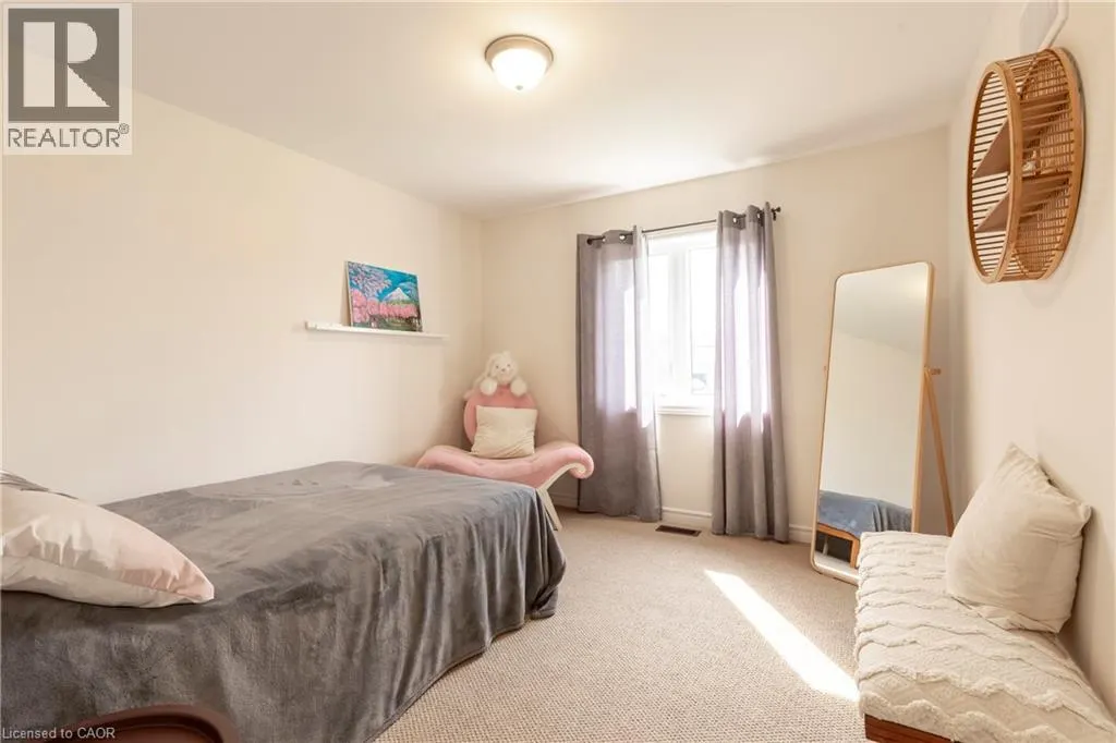 38 ORIOLE Crescent