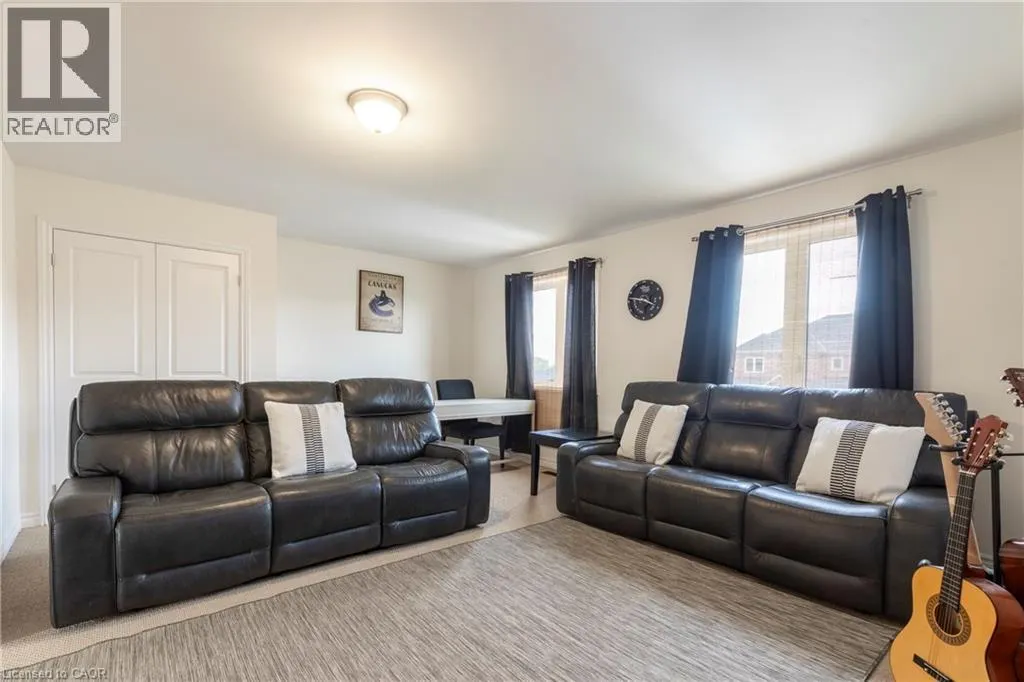 38 ORIOLE Crescent