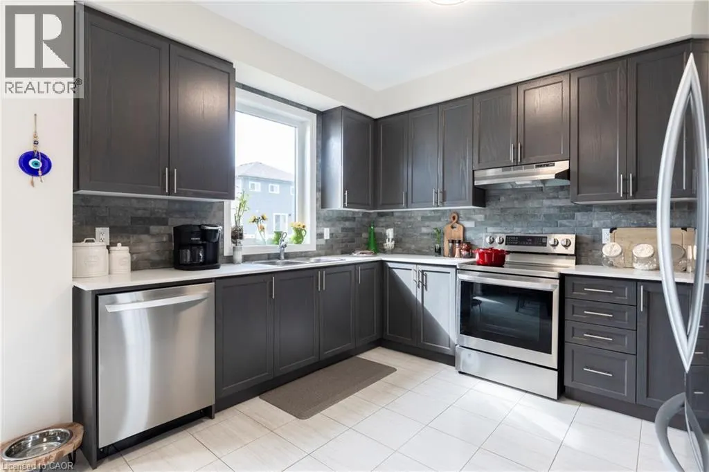 38 ORIOLE Crescent