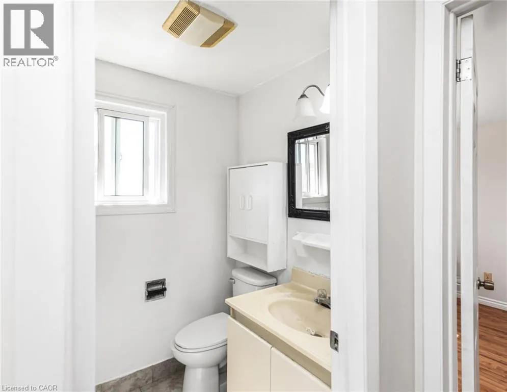 25 BRYNA Avenue Unit# F, #F