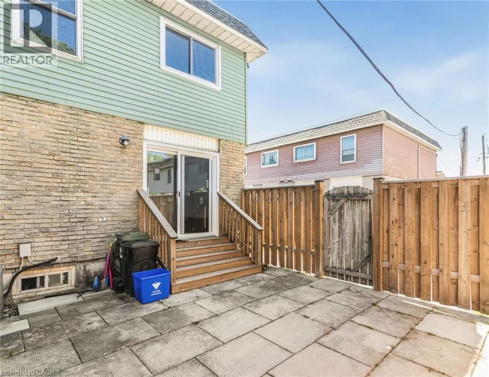 25 BRYNA Avenue Unit# F, #F
