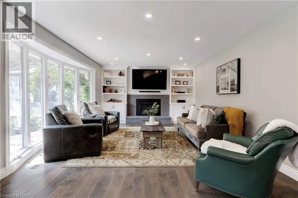 2118 AGINCOURT Crescent