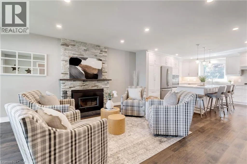 2118 AGINCOURT Crescent