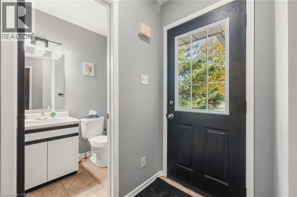 445 KINGSCOURT Drive Unit# 6, #6