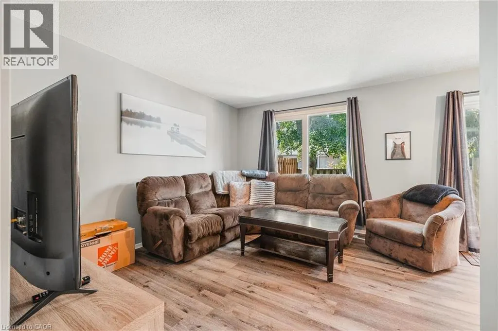 445 KINGSCOURT Drive Unit# 6, #6