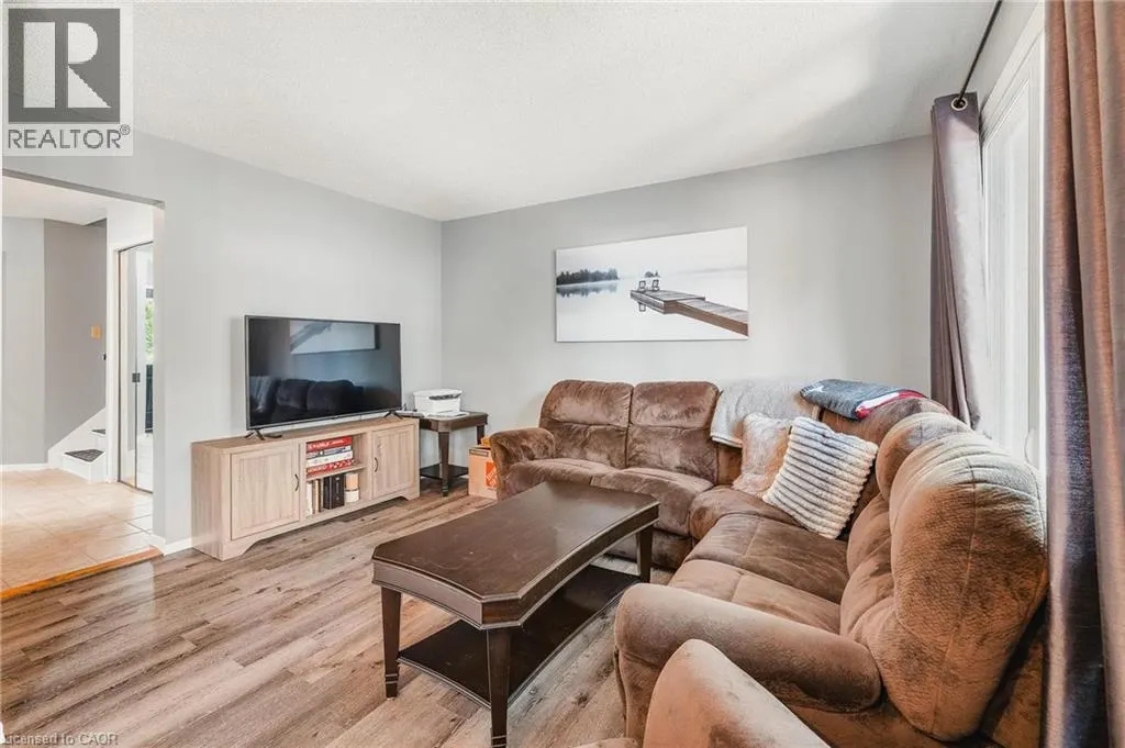 445 KINGSCOURT Drive Unit# 6, #6