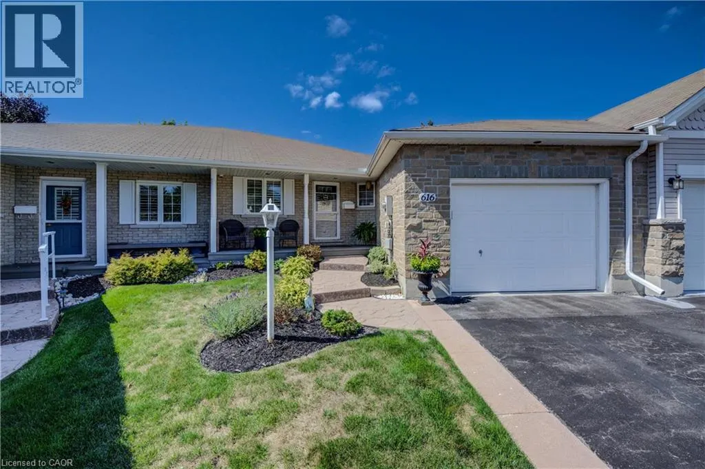 616 SPINNAKER Crescent