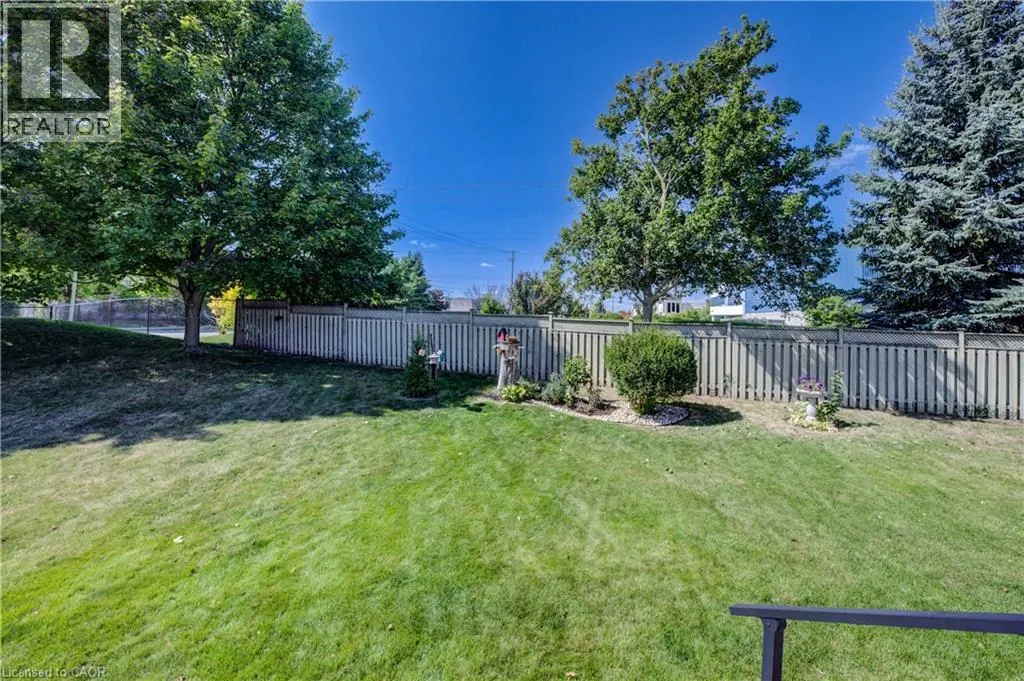 616 SPINNAKER Crescent