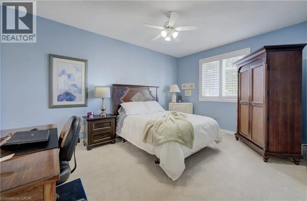 616 SPINNAKER Crescent