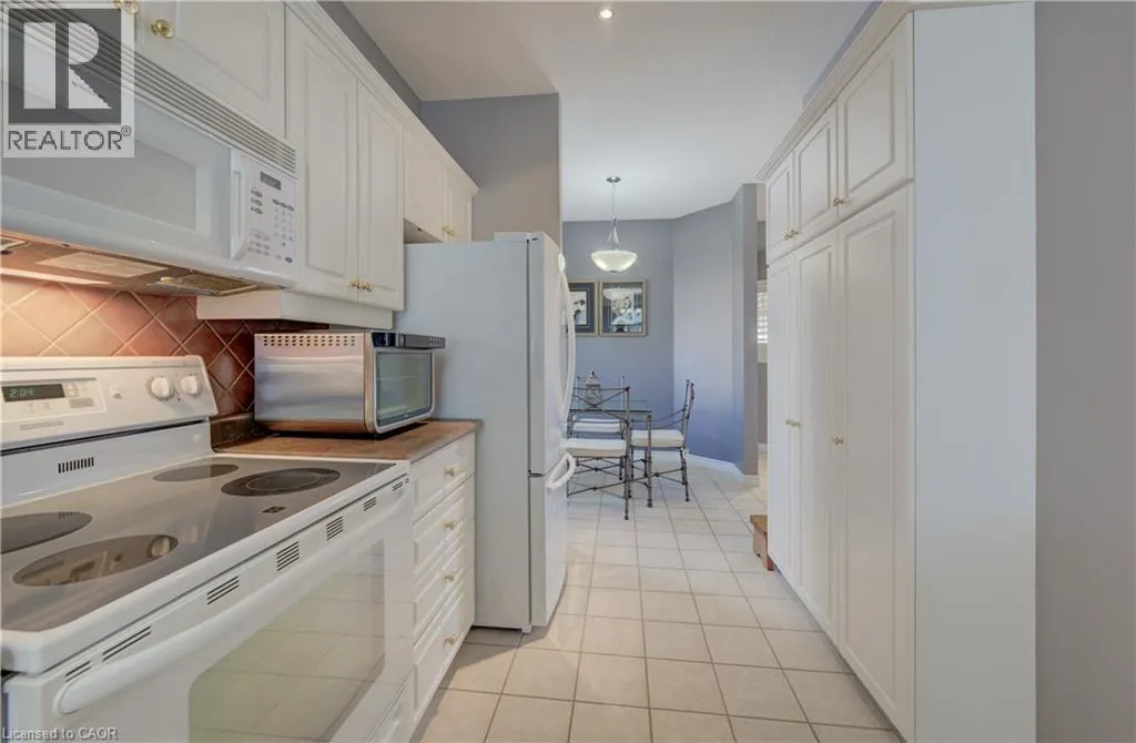 616 SPINNAKER Crescent