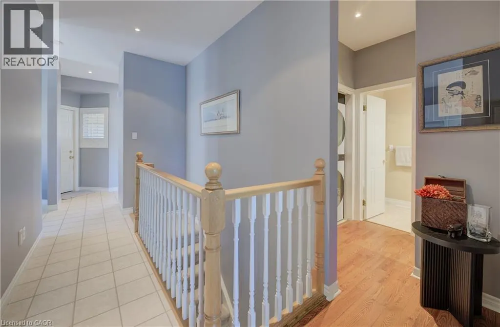 616 SPINNAKER Crescent