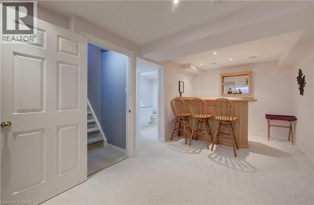 616 SPINNAKER Crescent