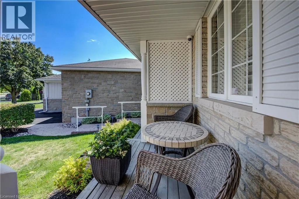 616 SPINNAKER Crescent
