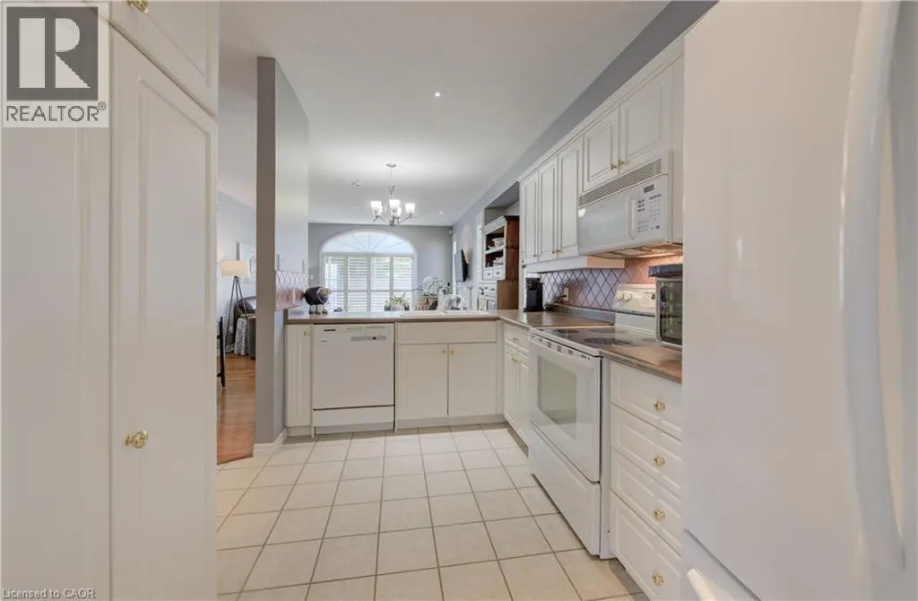 616 SPINNAKER Crescent