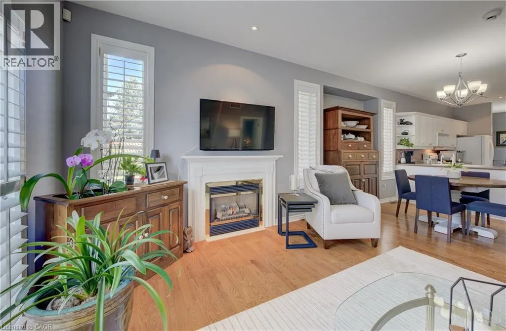 616 SPINNAKER Crescent