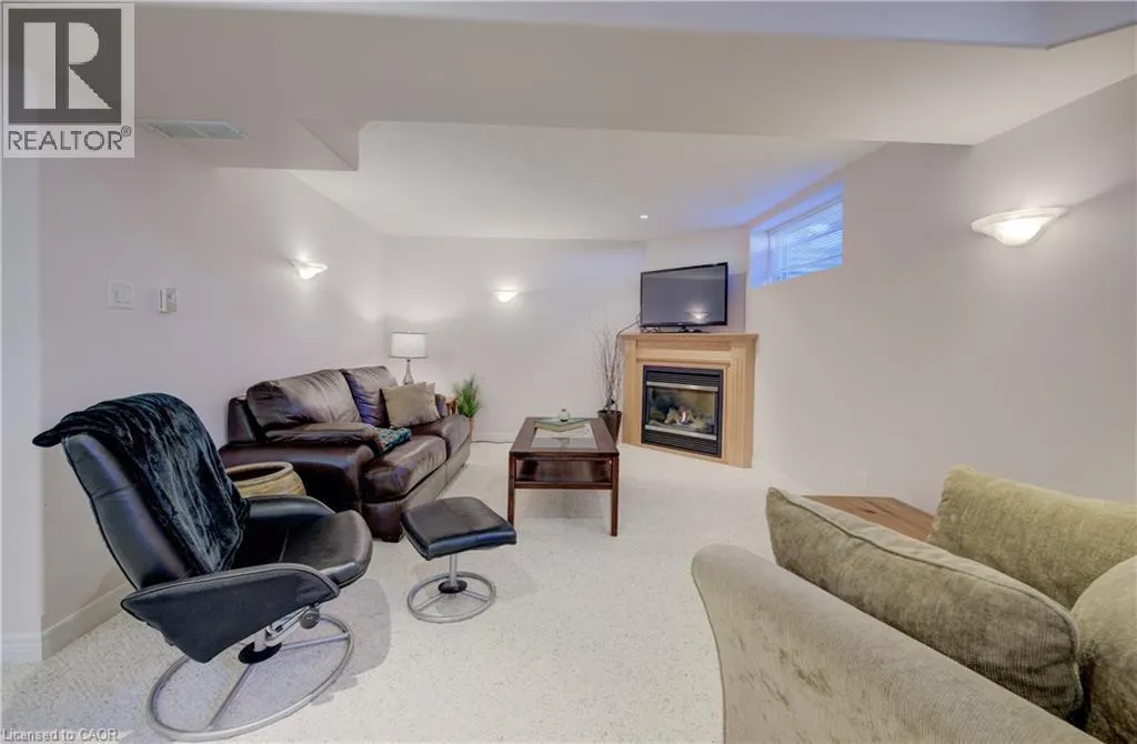 616 SPINNAKER Crescent