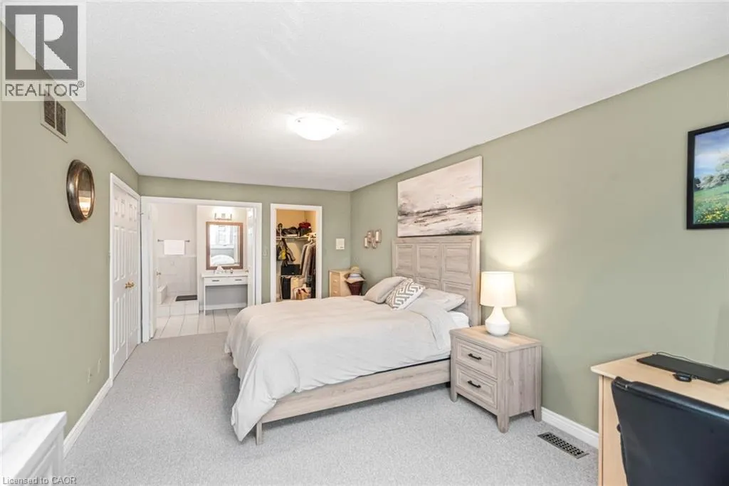 39 GUILDWOOD Drive