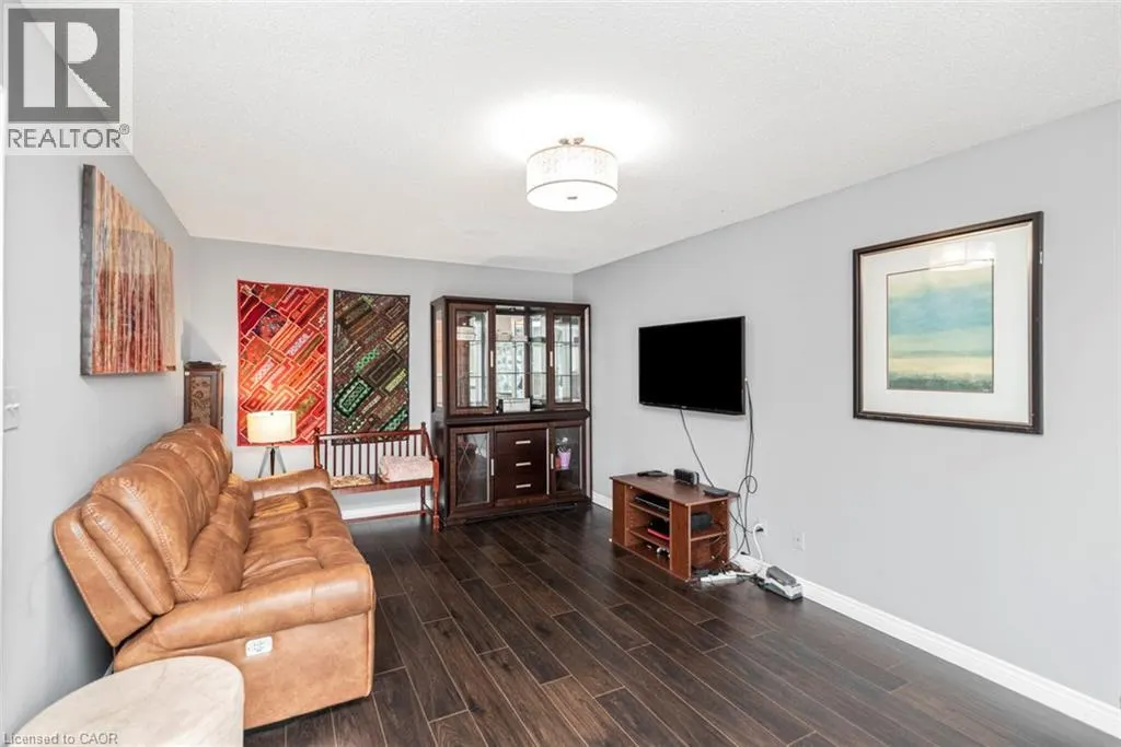 39 GUILDWOOD Drive