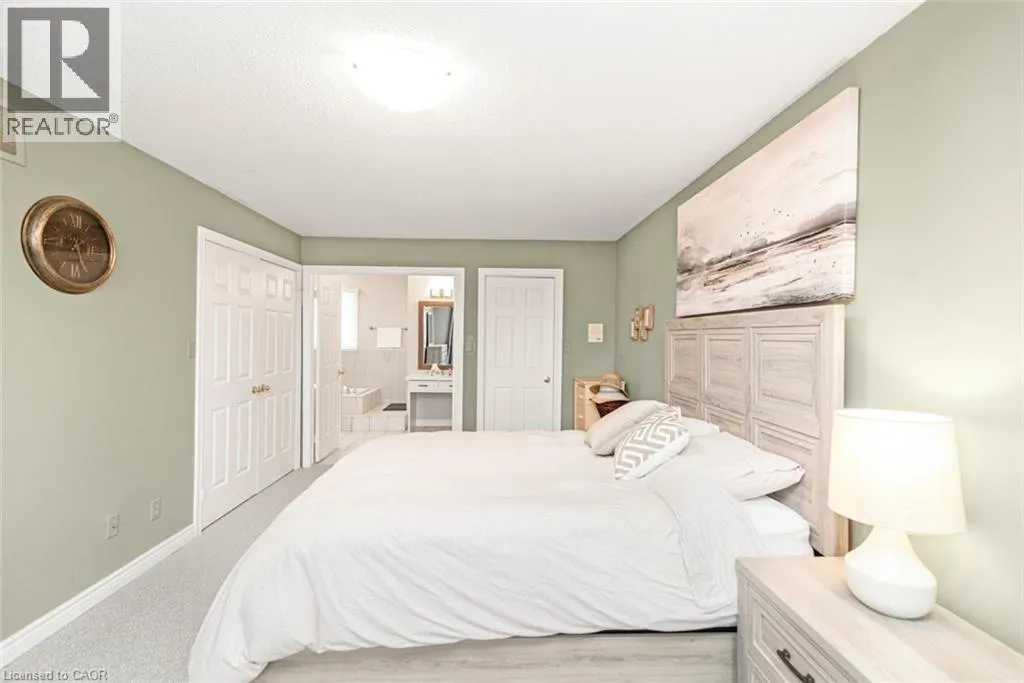 39 GUILDWOOD Drive