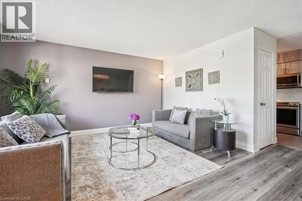 912 RYMAL Road E Unit# 7, #7